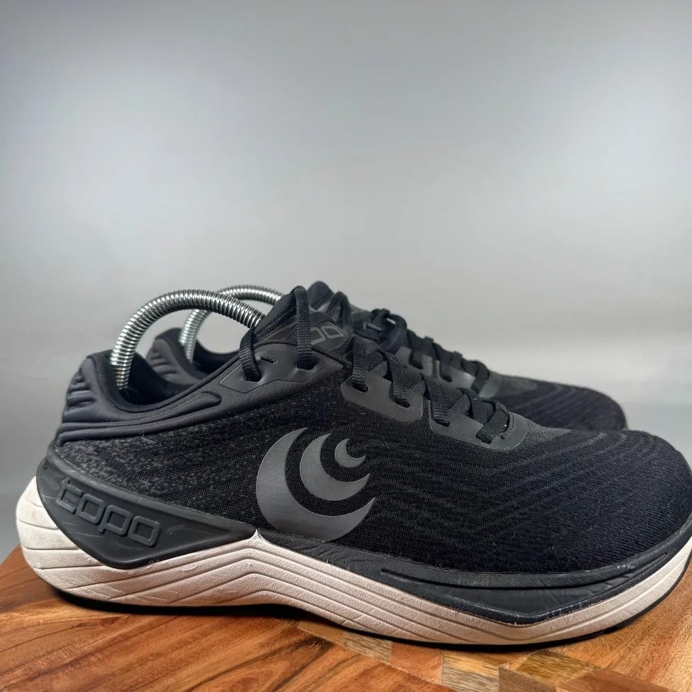 Topo Athletic Ultrafly 3 Womens Road Running Shoes Black White Size 10 W039
